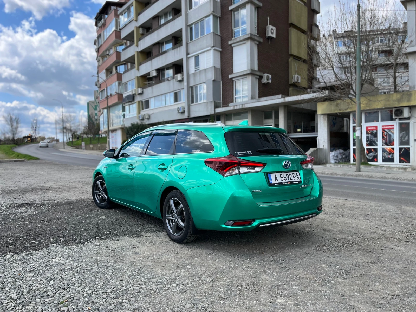 Toyota Auris 1.8 TS HYBRID, снимка 3 - Автомобили и джипове - 54145853