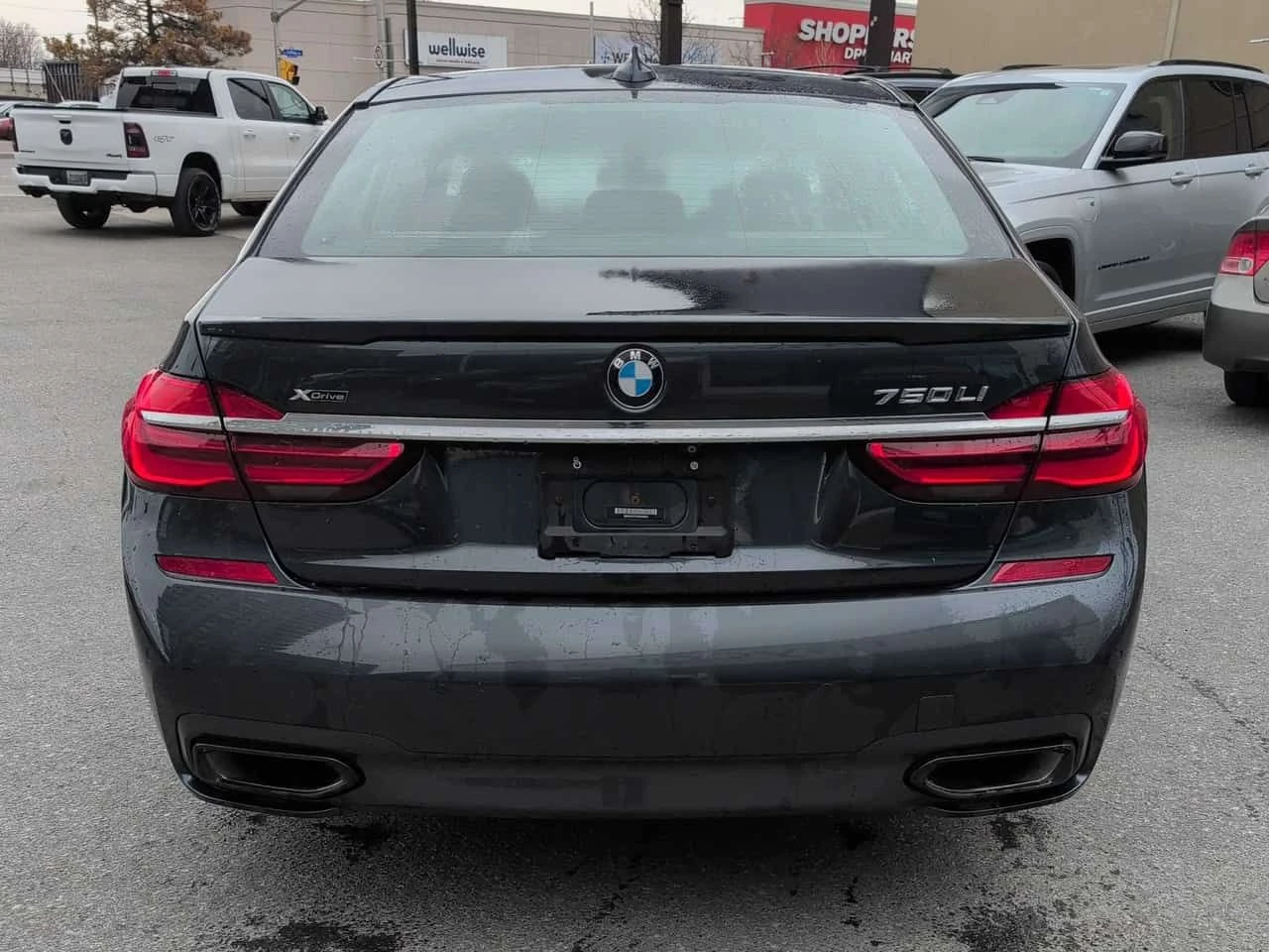 BMW 750 * xDrive Sedan * CARFAX * ЦЕНА ДО БГ, снимка 4 - Автомобили и джипове - 54430540