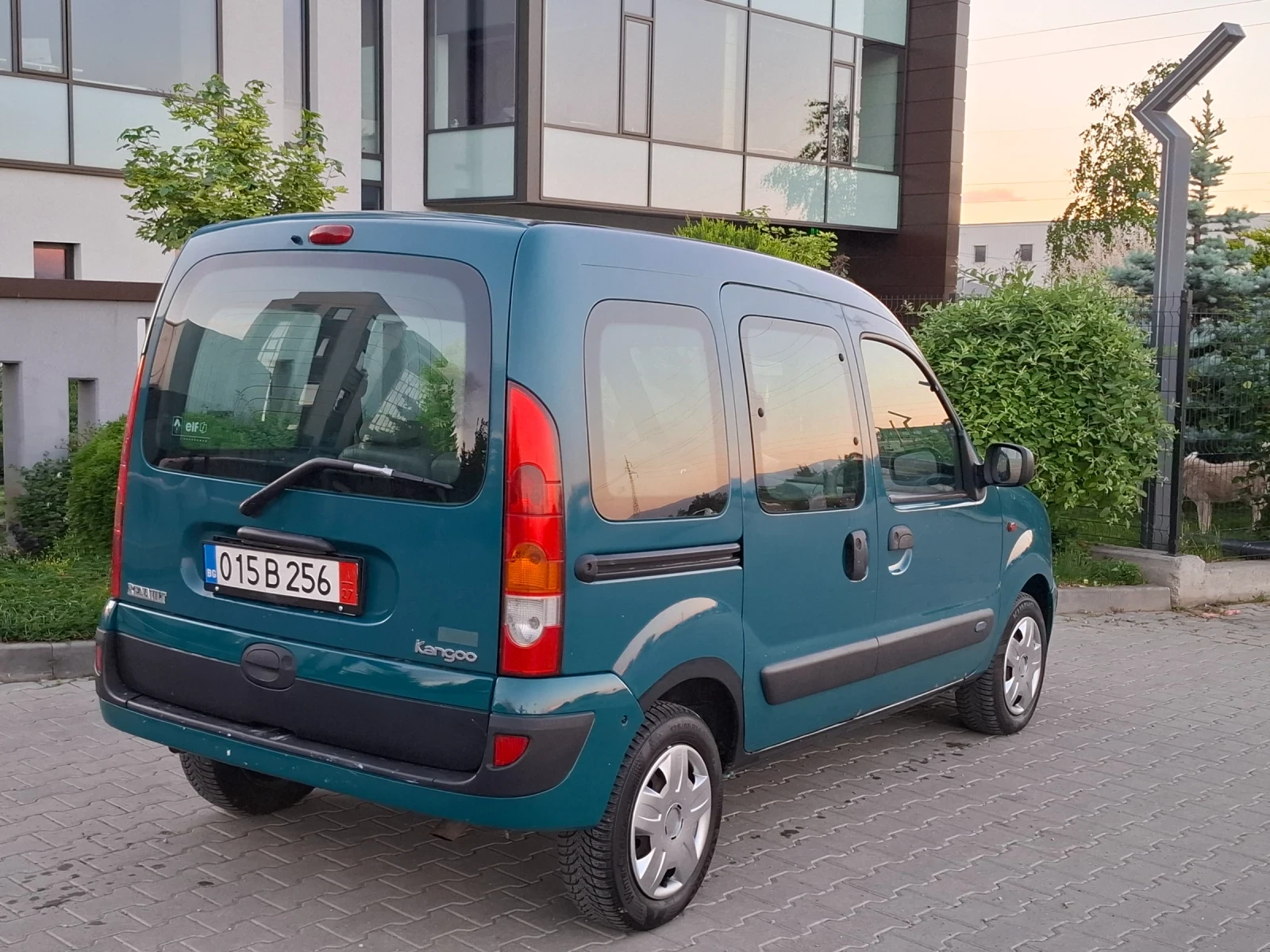 Renault Kangoo 1.5DCI* (90кс)* FACELIFT* * НОВ ВНОС* * , снимка 14 - Автомобили и джипове - 54704516