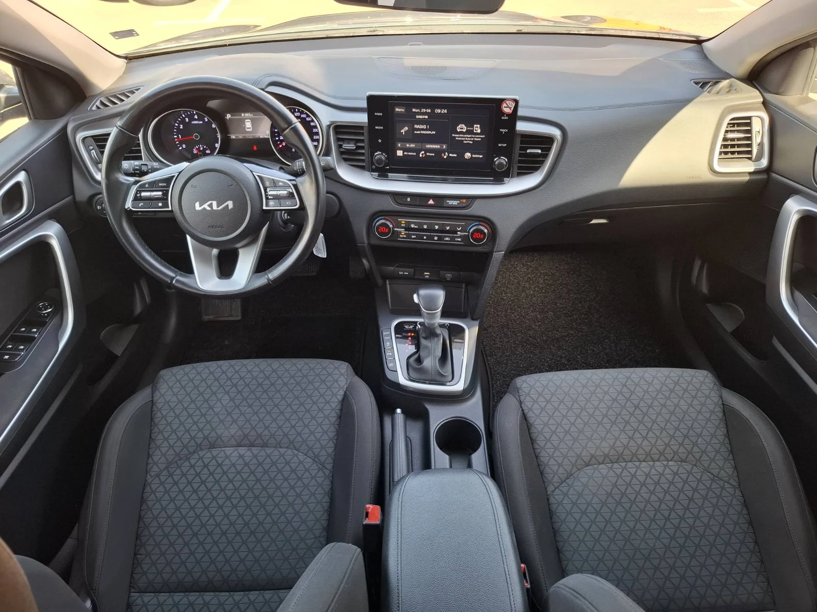 Kia Ceed 1.5 T-gdi Comfort Гаранция, снимка 8 - Автомобили и джипове - 55101107
