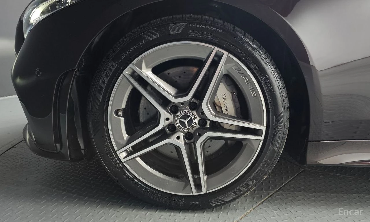 Mercedes-Benz CLS 300 AMG* LINE* BURMESTER* ХЕДЪП* ДИСТРОНИК* ОБДУХВАНЕ*, снимка 5 - Автомобили и джипове - 55209634