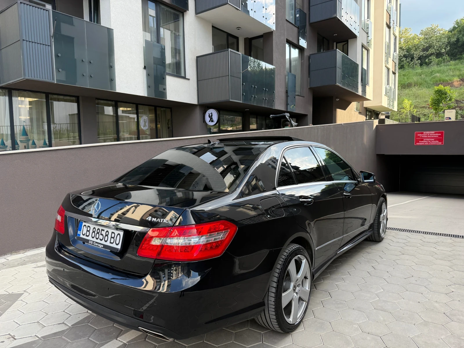 Mercedes-Benz E 350 AMG, снимка 3 - Автомобили и джипове - 55339777