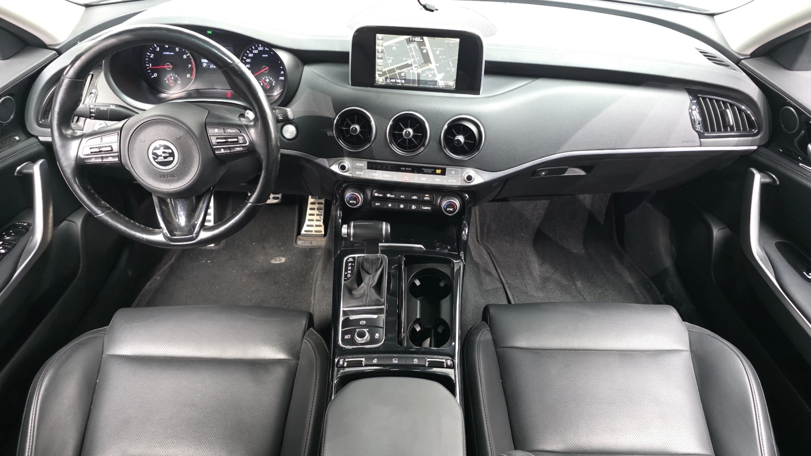 Kia Stinger 2.0* BLIND SPOT* ПОДГРЕВ ВОЛАН* КРАЙНА ЦЕНА, снимка 7 - Автомобили и джипове - 55348319