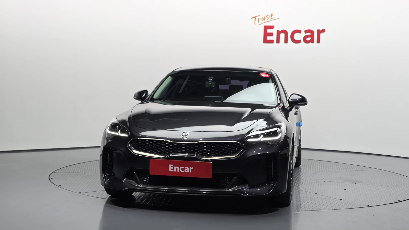 Kia Stinger 2.0* BLIND SPOT* ПОДГРЕВ ВОЛАН* КРАЙНА ЦЕНА, снимка 3 - Автомобили и джипове - 55348319
