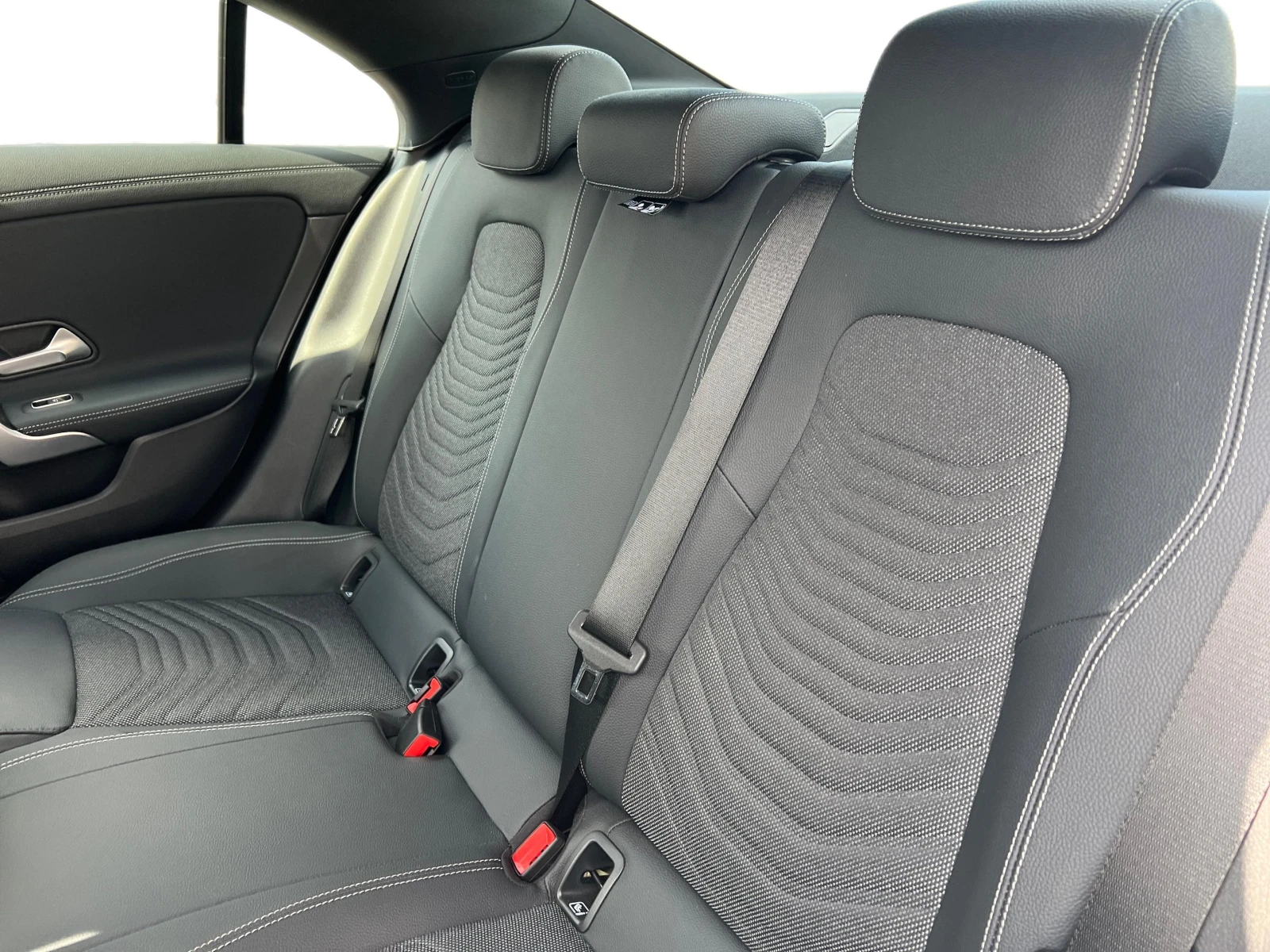 Mercedes-Benz CLA 180, снимка 12 - Автомобили и джипове - 55572874