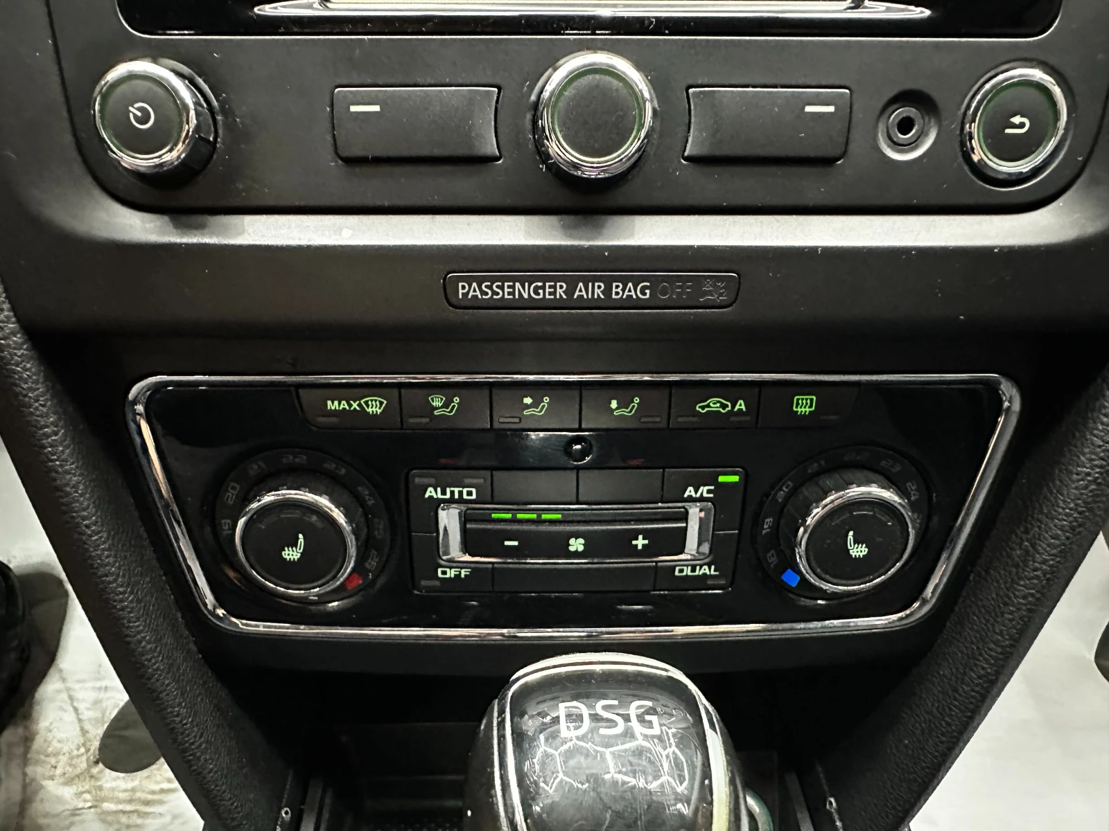 Skoda Superb 2.0i 200 к.с./ГАРАНЦИЯ, снимка 13 - Автомобили и джипове - 55830025