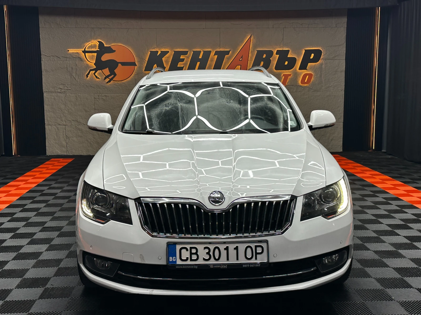 Skoda Superb 2.0i 200 к.с./ГАРАНЦИЯ, снимка 2 - Автомобили и джипове - 55830025