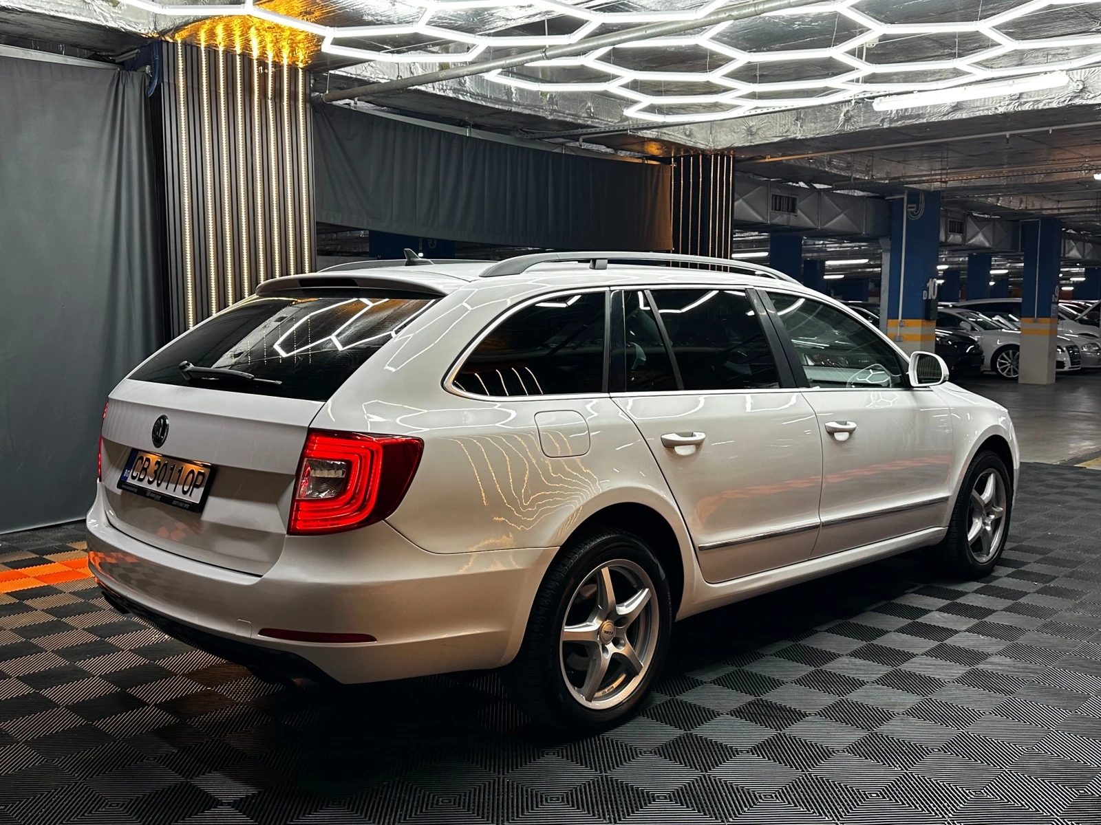 Skoda Superb 2.0i 200 к.с./ГАРАНЦИЯ, снимка 5 - Автомобили и джипове - 55830025