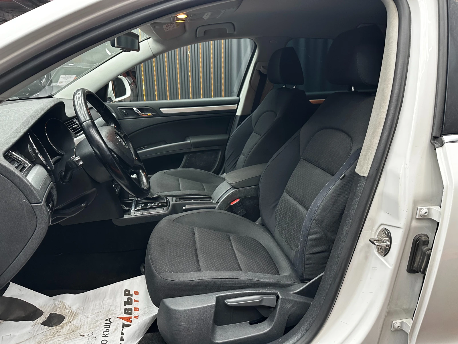 Skoda Superb 2.0i 200 к.с./ГАРАНЦИЯ, снимка 8 - Автомобили и джипове - 55830025