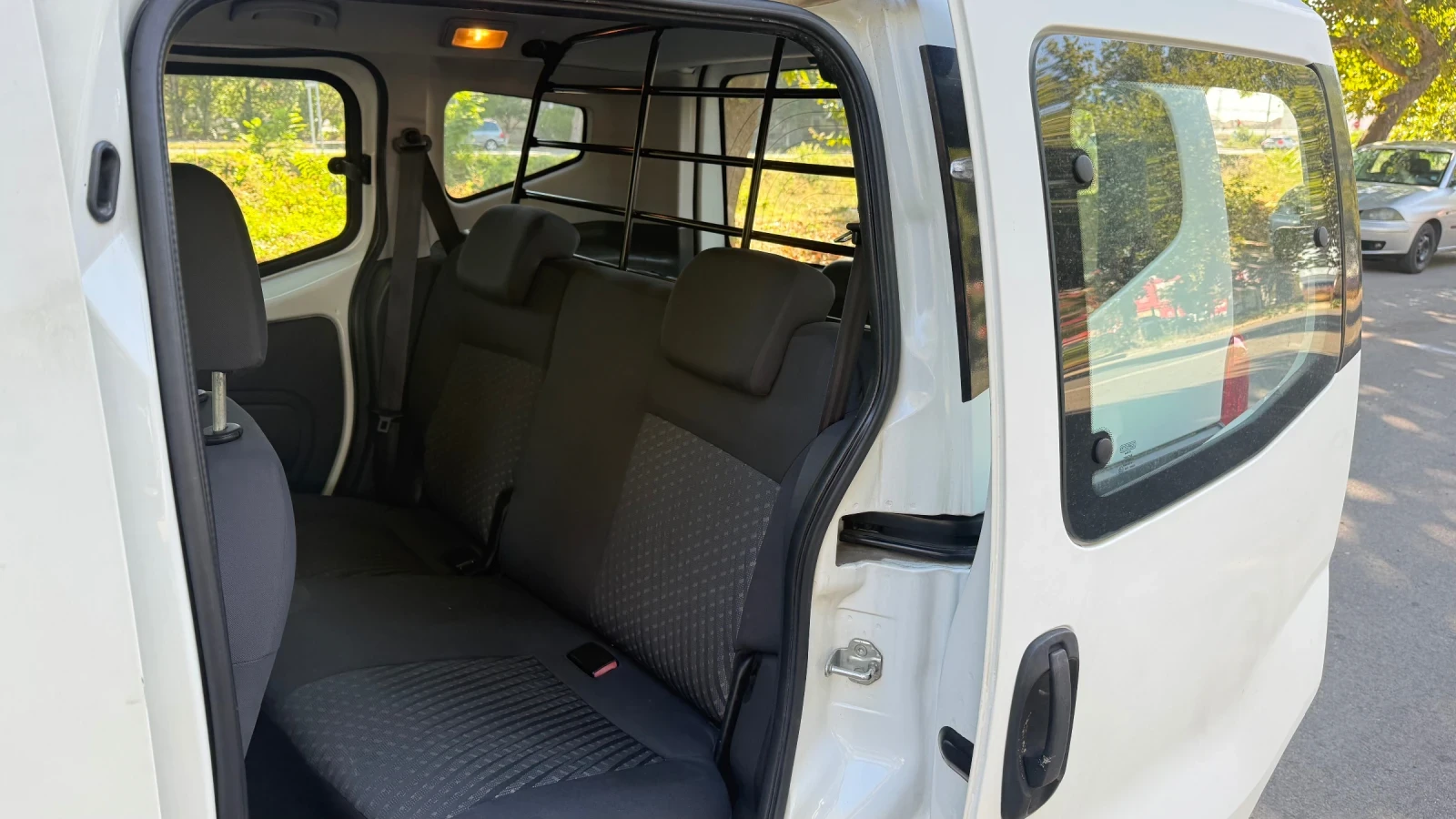 Peugeot Bipper 1.4 HDi, снимка 10 - Автомобили и джипове - 55952538