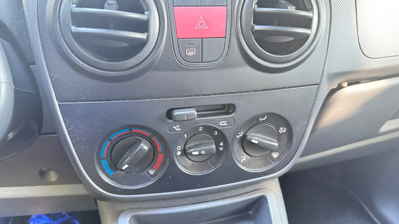 Peugeot Bipper 1.4 HDi, снимка 14 - Автомобили и джипове - 55952538