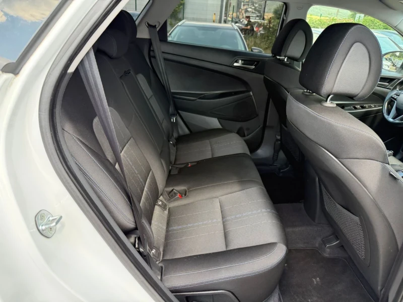 Hyundai Tucson 1.7 CRDI Euro 6 , снимка 10 - Автомобили и джипове - 52346163