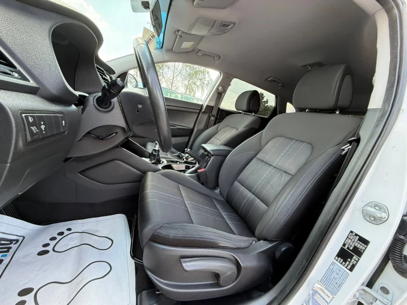 Hyundai Tucson 1.7 CRDI Euro 6 , снимка 9 - Автомобили и джипове - 52346163