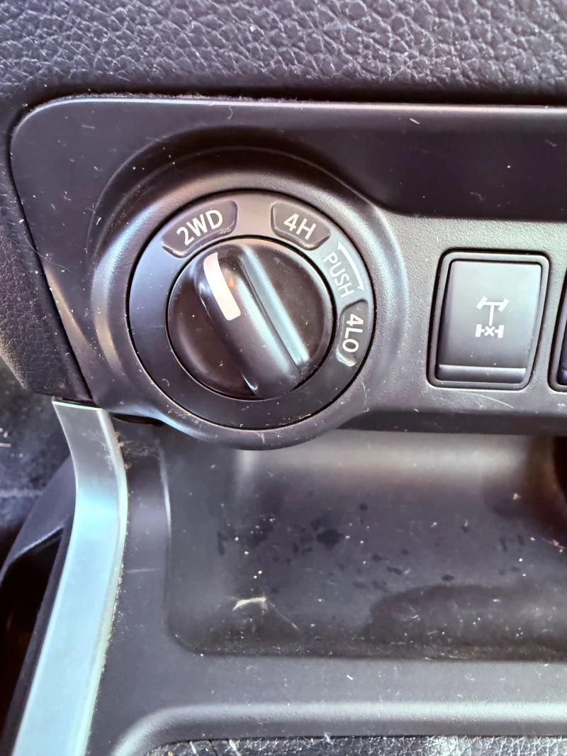 Nissan Navara NP300, снимка 16 - Автомобили и джипове - 52857785