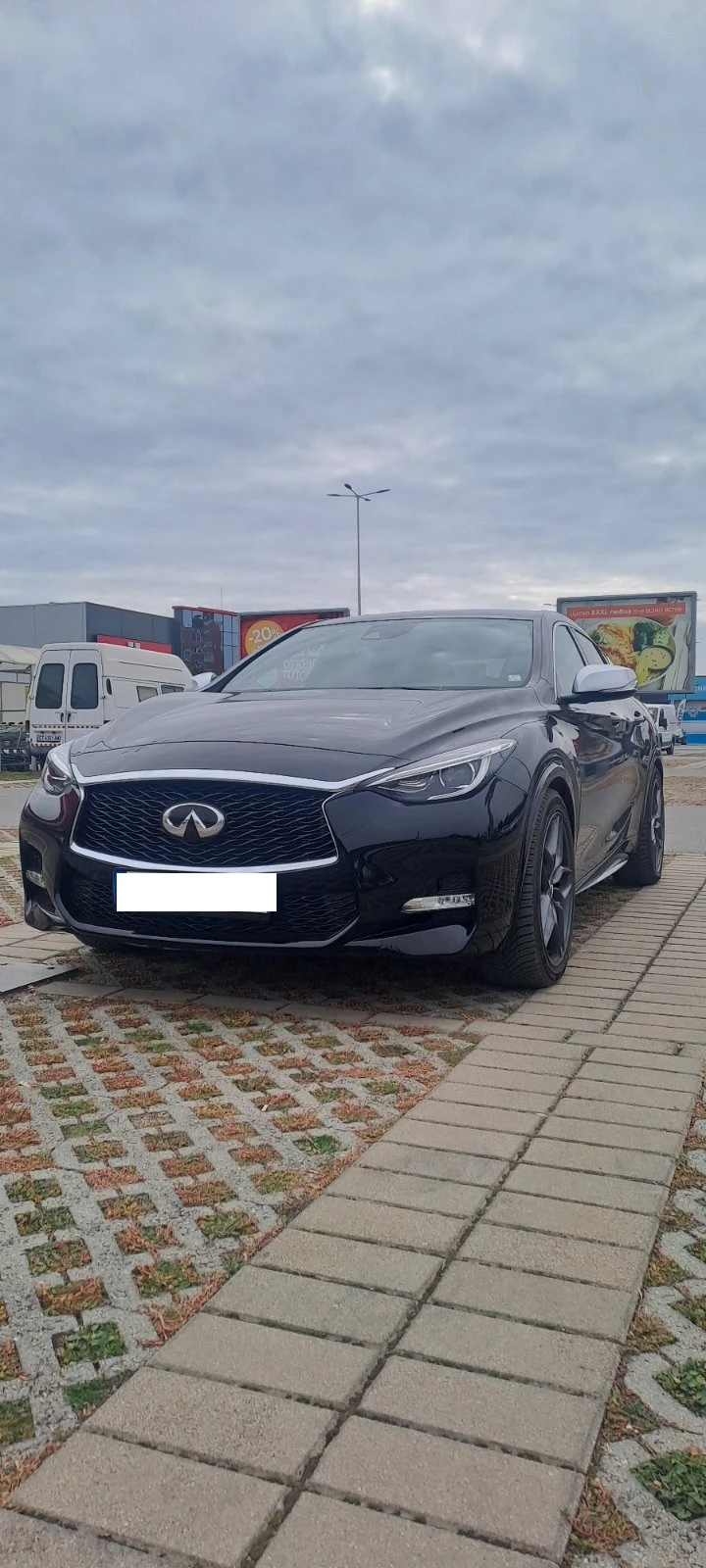 Infiniti Q30 2.2, снимка 1 - Автомобили и джипове - 49526125