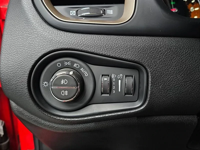 Jeep Renegade AWD LIMITED, снимка 17 - Автомобили и джипове - 55702114