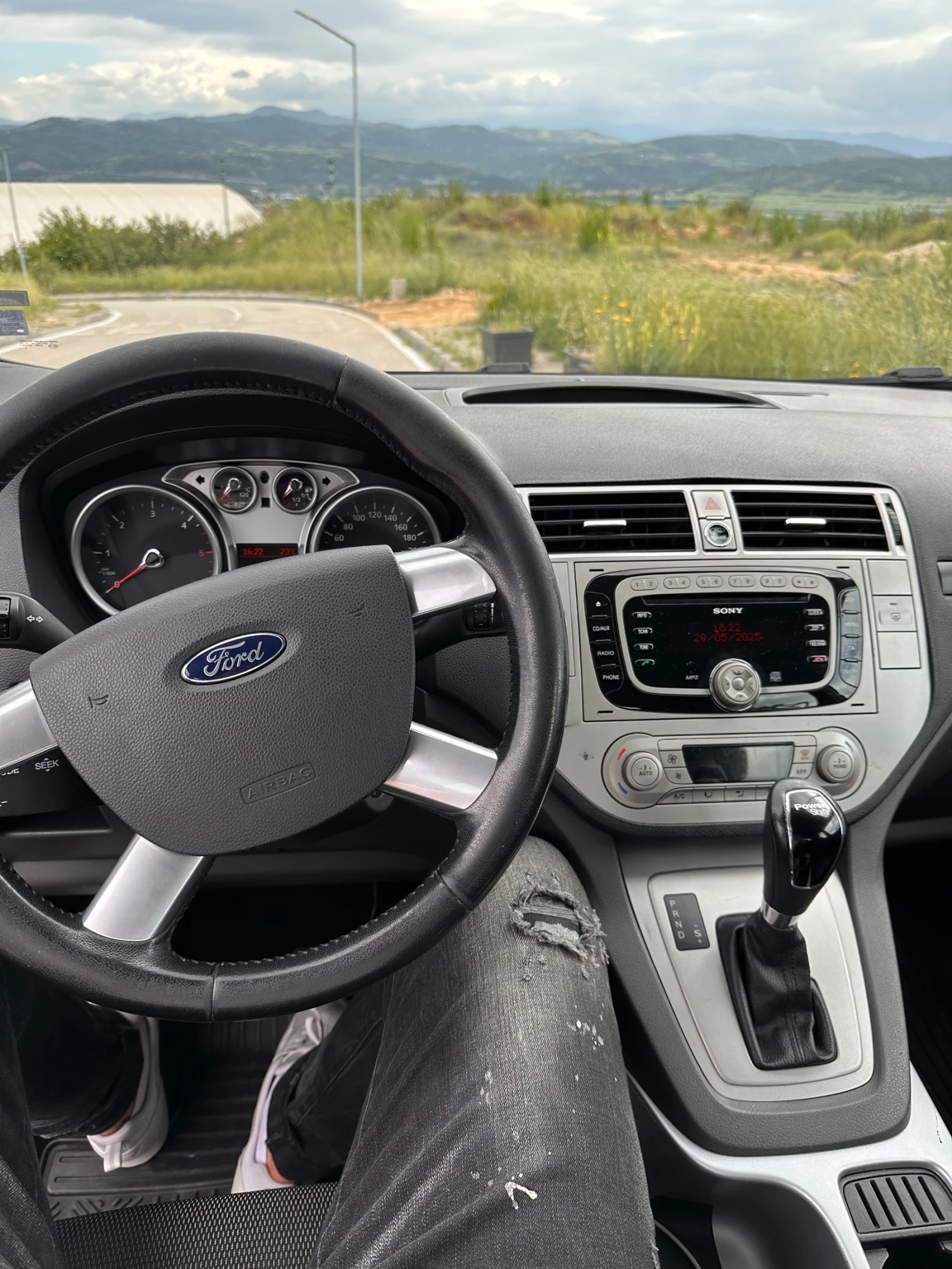Ford Kuga  - изображение 8