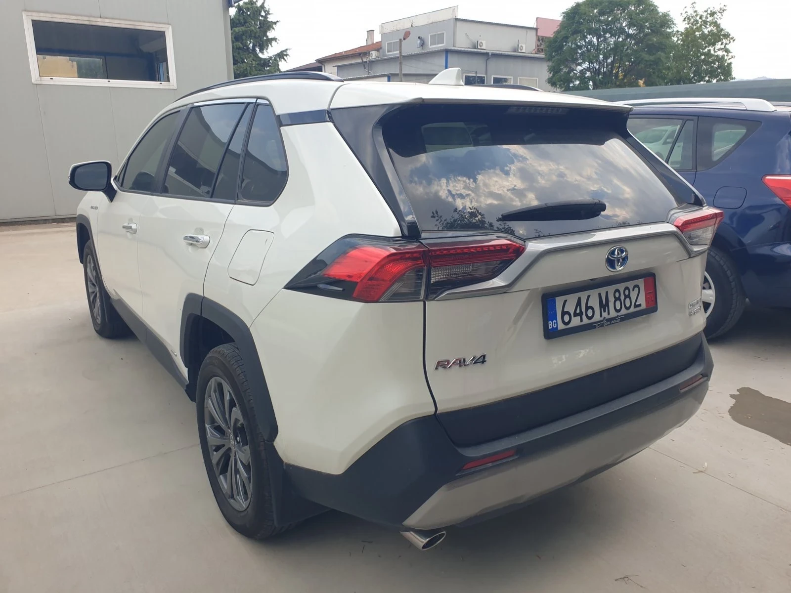 Toyota Rav4 2.5 Hybrid Platinum  - изображение 4