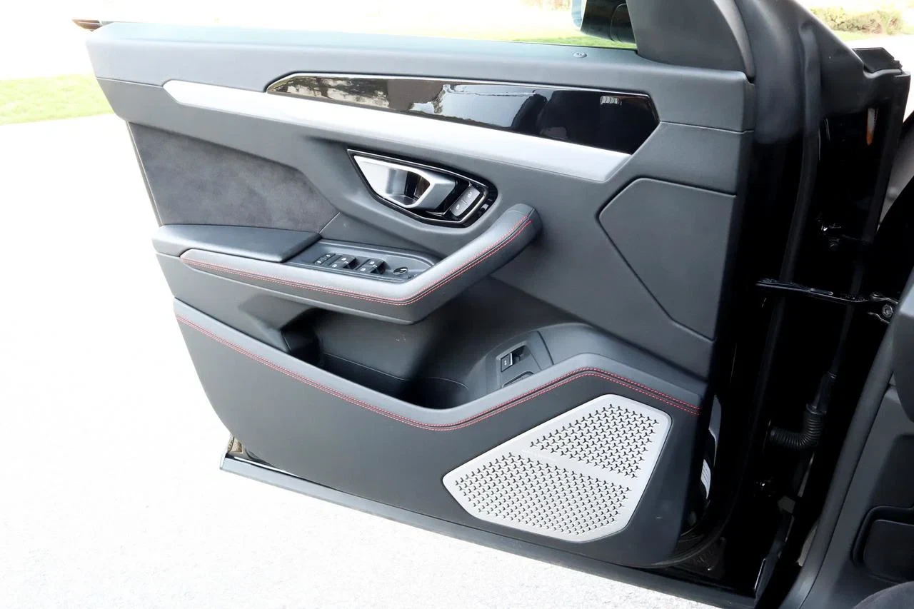 Lamborghini Urus DIS* HUD* B&O* ALCANTARA* PANO* ОБДУХ* 360* , снимка 15 - Автомобили и джипове - 55971023