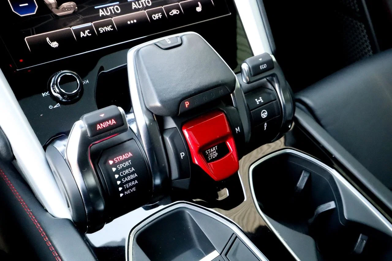 Lamborghini Urus DIS* HUD* B&O* ALCANTARA* PANO* ОБДУХ* 360* , снимка 12 - Автомобили и джипове - 55971023