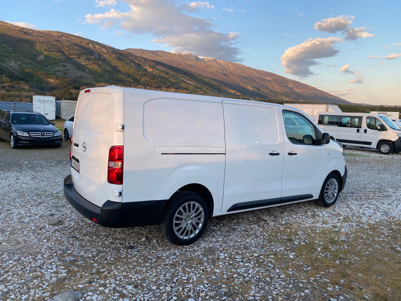 Opel Vivaro 2.0CDTI/2021г./MAXI/КАТО-НОВ, снимка 4 - Бусове и автобуси - 54390983