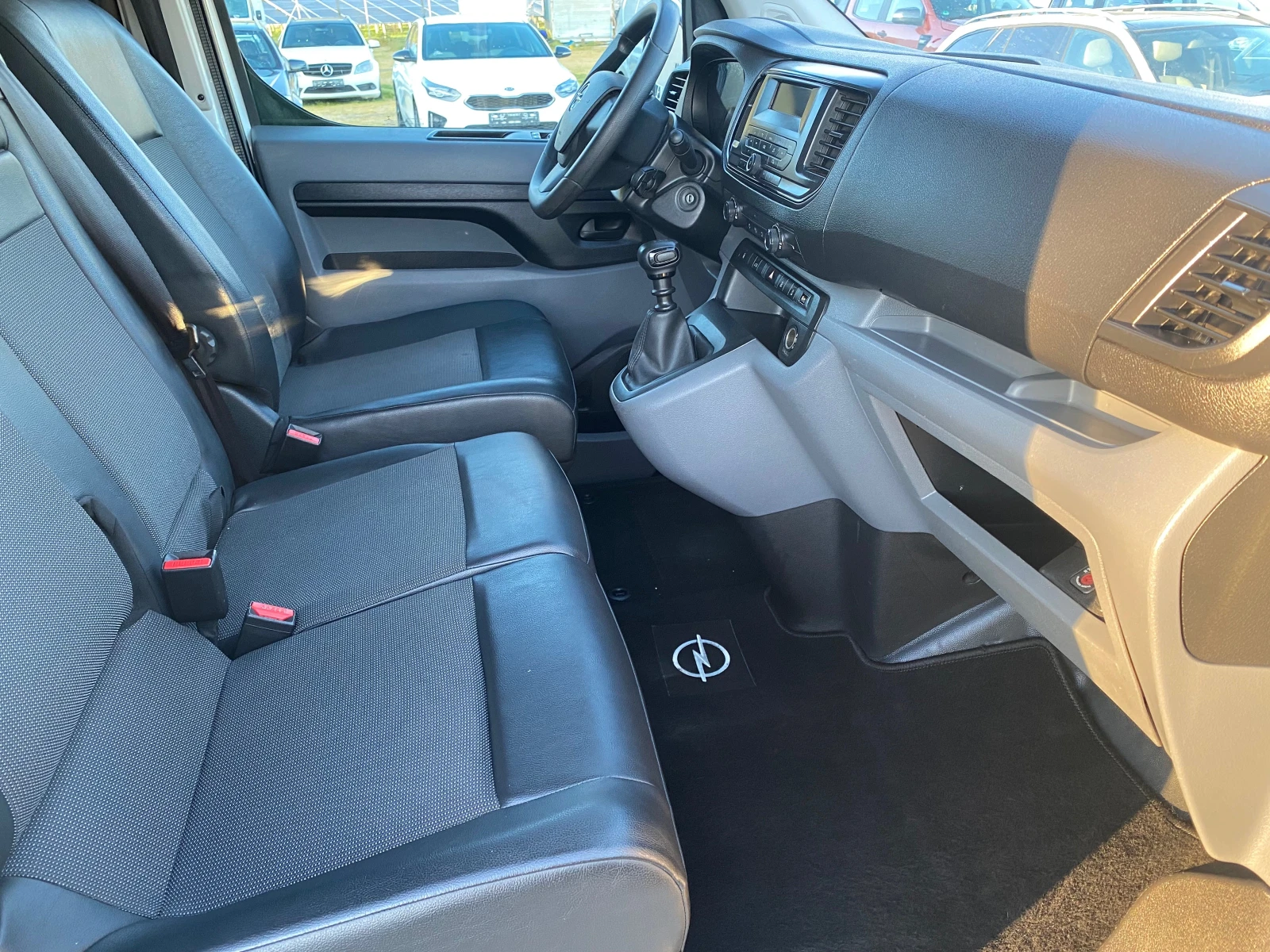 Opel Vivaro 2.0CDTI/2021г./MAXI/КАТО-НОВ, снимка 10 - Бусове и автобуси - 54390983