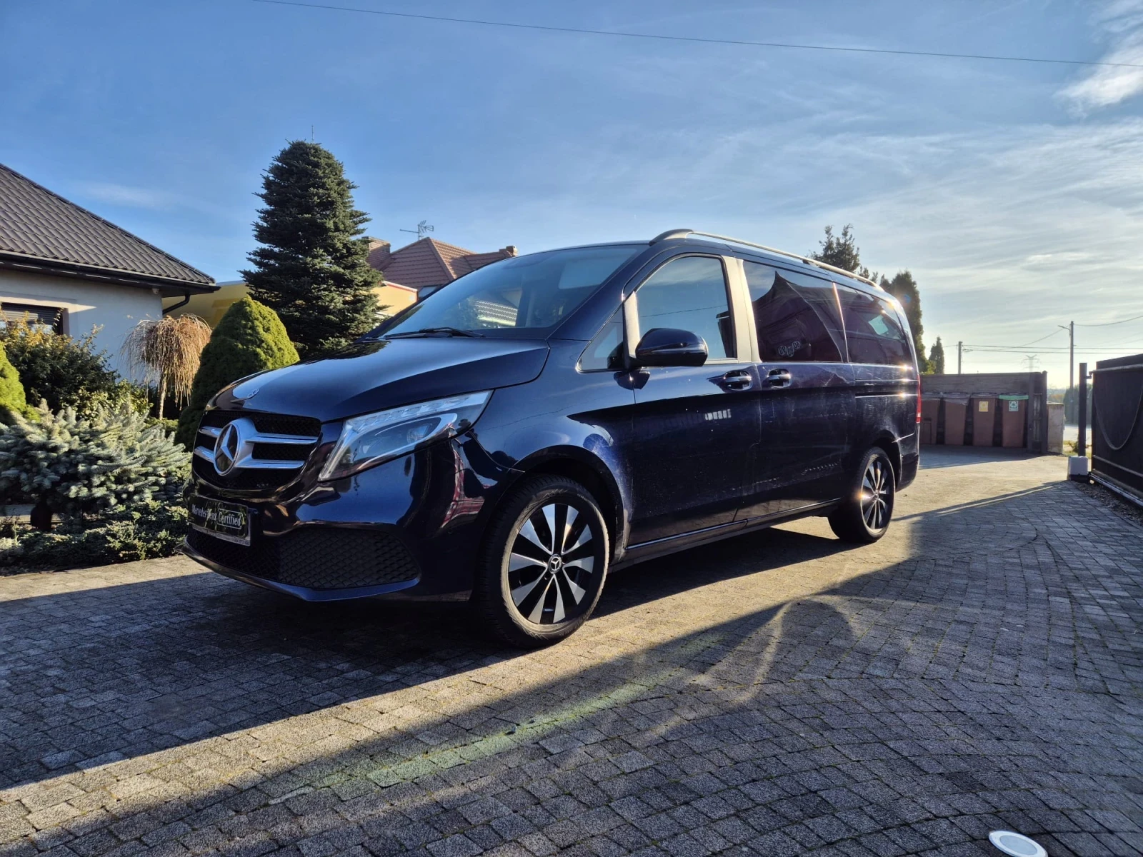 Mercedes-Benz V 220