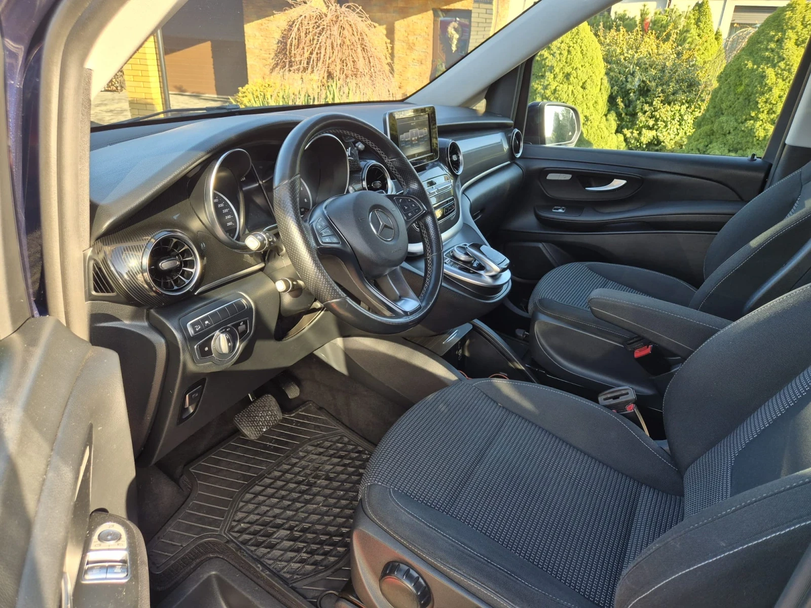 Mercedes-Benz V 220, снимка 6 - Бусове и автобуси - 56730388
