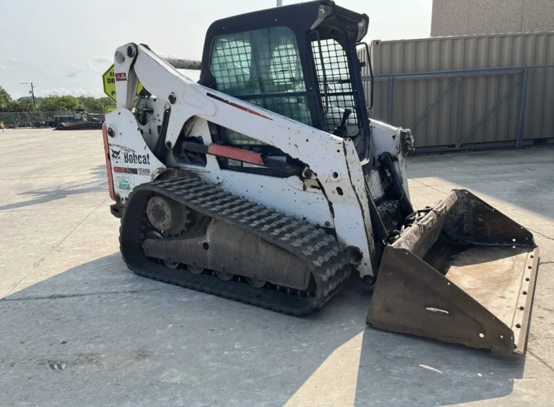 Мини челни товарачи Bobcat T650, снимка 2 - Индустриална техника - 53239500