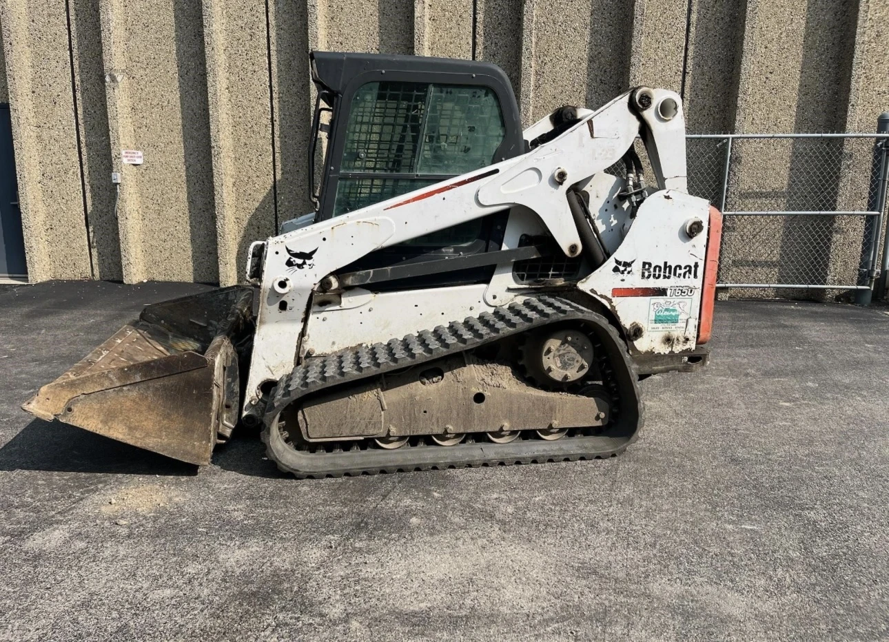 Мини челни товарачи Bobcat T650, снимка 1