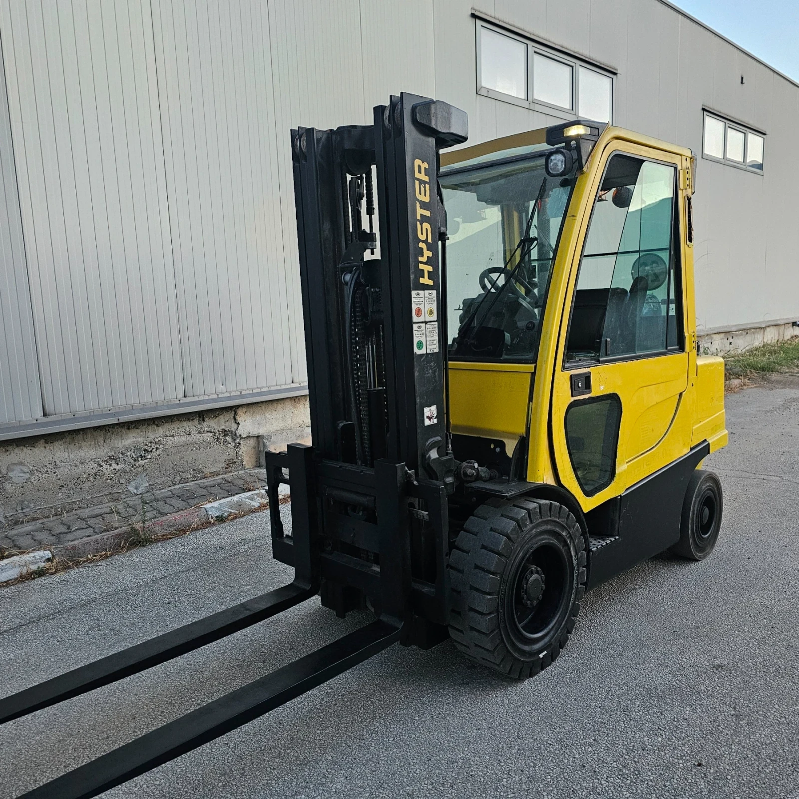 Мотокар Hyster H3.0