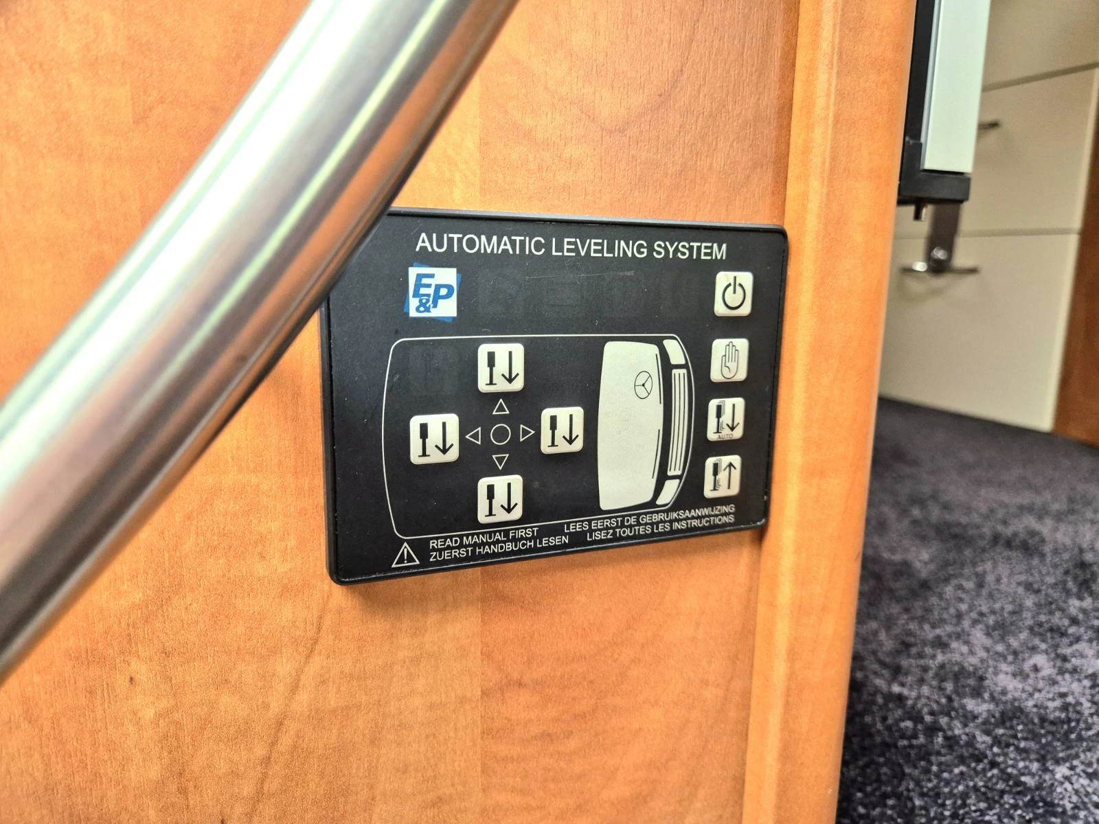 Кемпер Carthago S-Plus 51 Iveco 50C18, снимка 13 - Каравани и кемпери - 53745468