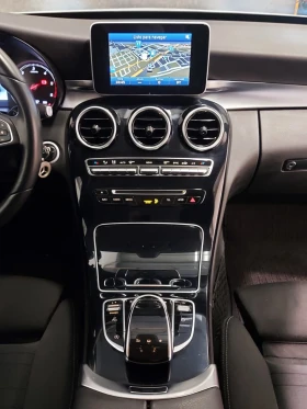 Mercedes-Benz 220, снимка 12