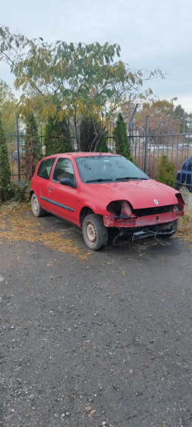 Renault Clio 2, снимка 1 - Автомобили и джипове - 44558756
