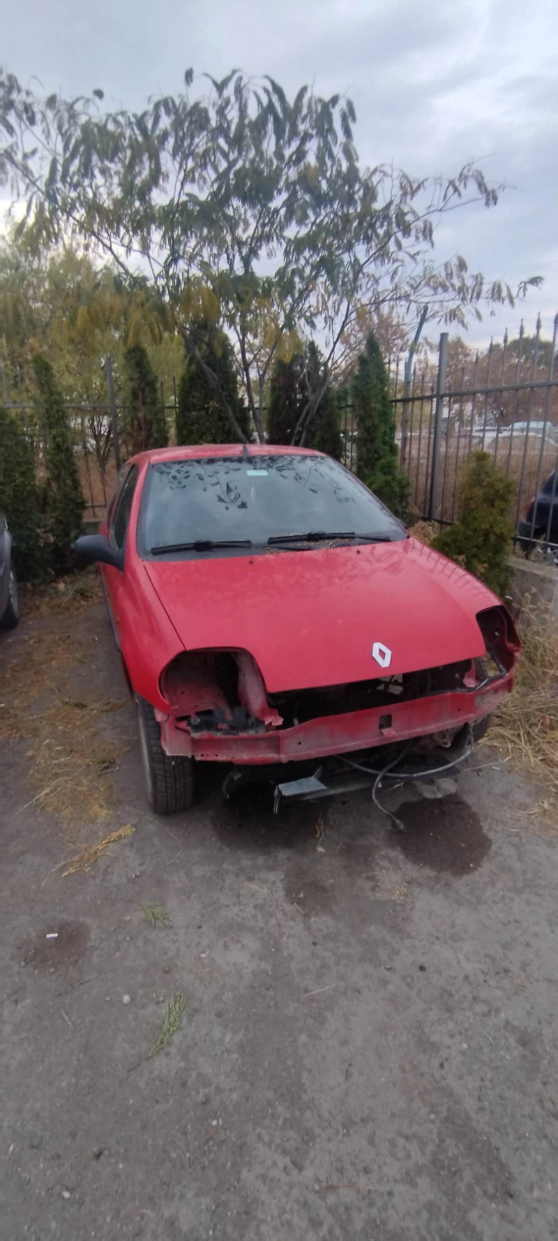 Renault Clio 2, снимка 2 - Автомобили и джипове - 47507801