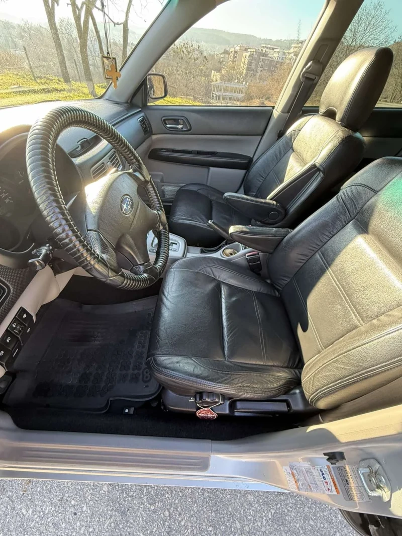 Subaru Forester 2.0 Turbo, снимка 11 - Автомобили и джипове - 47545301