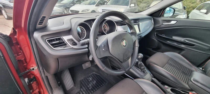 Alfa Romeo Giulietta 1.4 turbo 170k.c UNIKAT ITALIA EURO5 , снимка 10 - Автомобили и джипове - 48038491