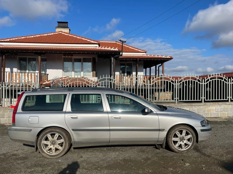 Volvo V70, снимка 7 - Автомобили и джипове - 48312183