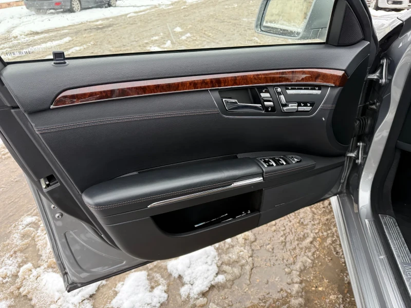 Mercedes-Benz S 550 AMG/FACE/4MAT/TV/DISTR/ПОДГР/ОБДУХ/AMBI/МАСА, снимка 11 - Автомобили и джипове - 48914623