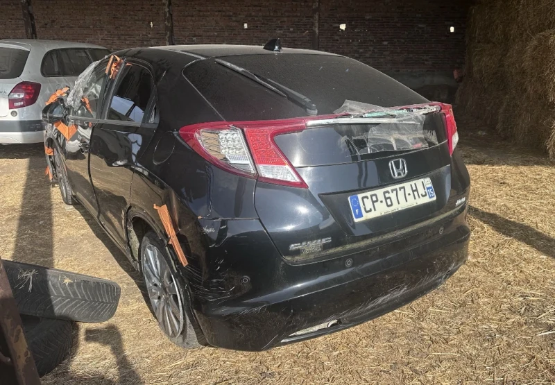 Honda Civic 2.2 i-dtec, снимка 4 - Автомобили и джипове - 49456185