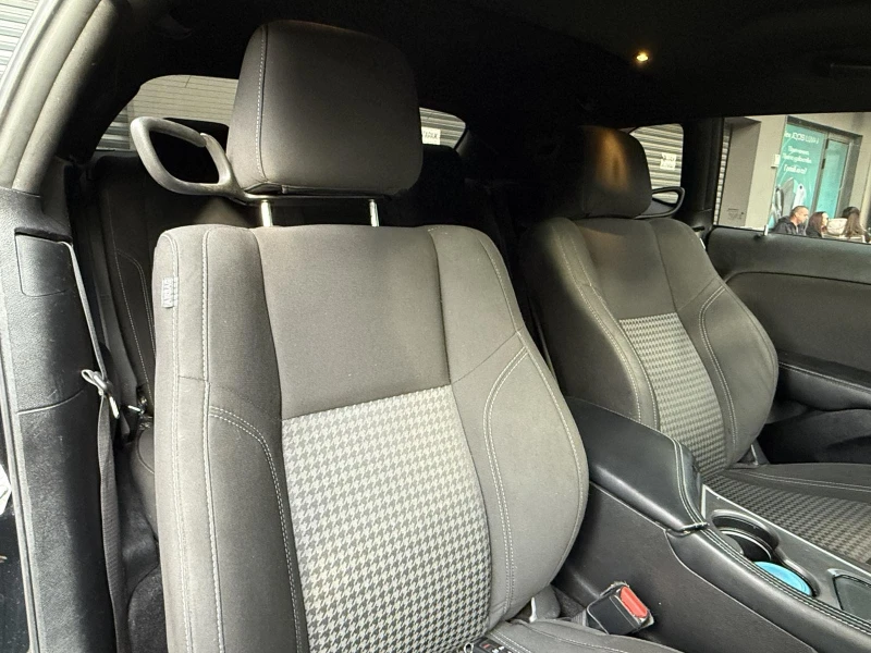 Dodge Challenger 3.6V6* SXT* ANDROIDNAVI* РЕАЛНИ КМ* ПЕРФЕКТНА, снимка 8 - Автомобили и джипове - 51926226