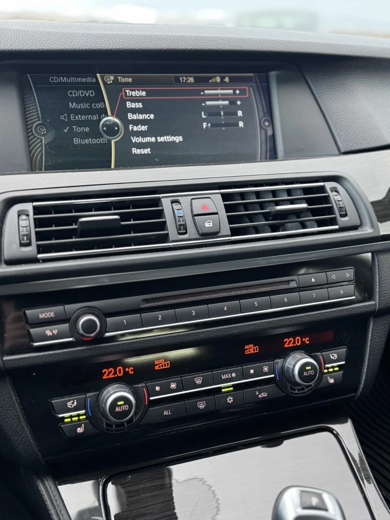 BMW 525 2.0/218кс 4х4 , снимка 14 - Автомобили и джипове - 52501354