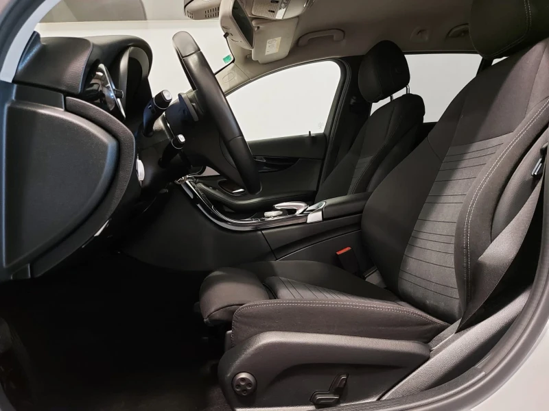 Mercedes-Benz 220, снимка 13 - Автомобили и джипове - 52669458