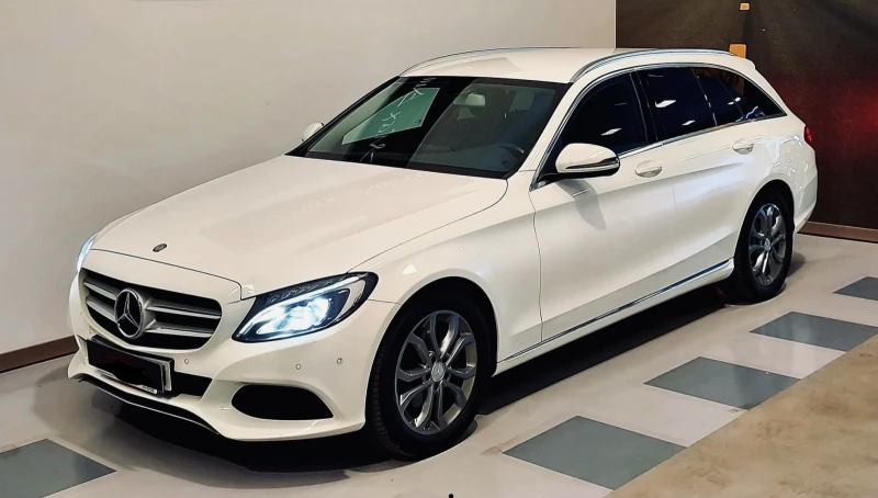 Mercedes-Benz 220, снимка 2 - Автомобили и джипове - 52669458