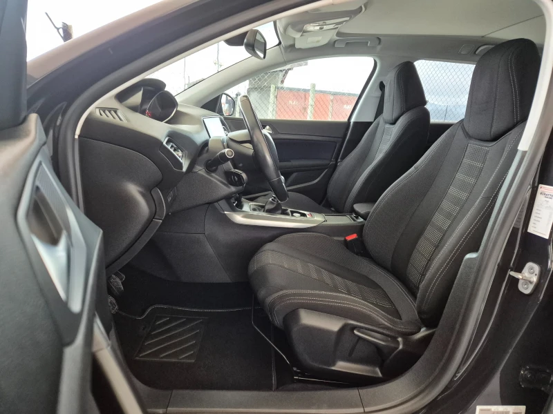 Peugeot 308 2.0e-HDI* GT-LINE* NAVI* PANORAMA* , снимка 9 - Автомобили и джипове - 53396082