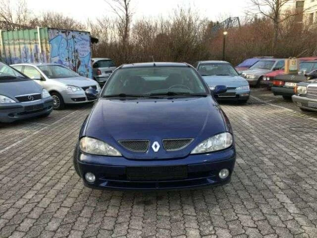 Renault Megane - �� ����� ! 1.6 16v ����� ���� / Couch | Mobile.bg � ����������� 1