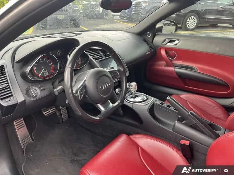 Audi R8 * 5.2L * KEYLESS* ПОДГРЕВ* NAVI* * , снимка 4 - Автомобили и джипове - 53642742