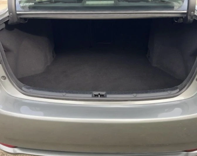 Toyota Avensis III 1.6VVT-i, снимка 15 - Автомобили и джипове - 55124672