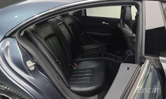 Mercedes-Benz CLS 250 DIESEL * ПОДГРЕВИ * 360 КАМЕРА * FACELIFT * , снимка 13 - Автомобили и джипове - 55281273