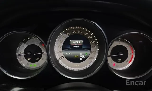 Mercedes-Benz CLS 250 DIESEL * ПОДГРЕВИ * 360 КАМЕРА * FACELIFT * , снимка 8 - Автомобили и джипове - 55281273